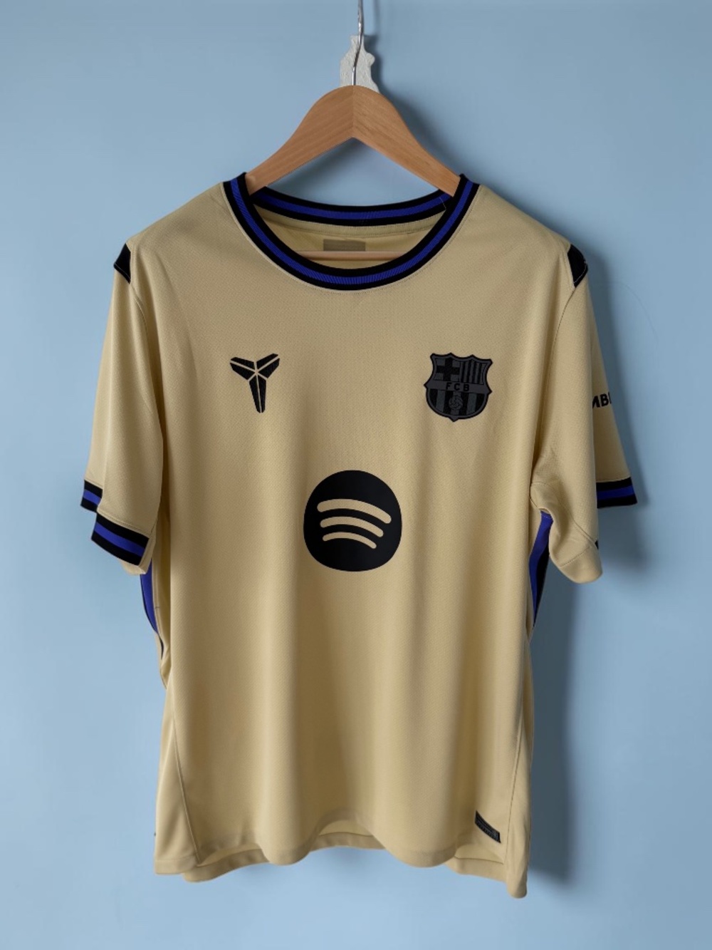 FC Barcelona 2025/26 Away Jersey Nike Dri-FIT Gold Beige Spotify Size XL NEW
